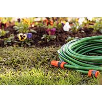 Mangueira Flex para Jardim Tramontina Verde em PVC 4 Camadas 20m com Engate Rosqueado e Esguicho – Resistência e Praticidade