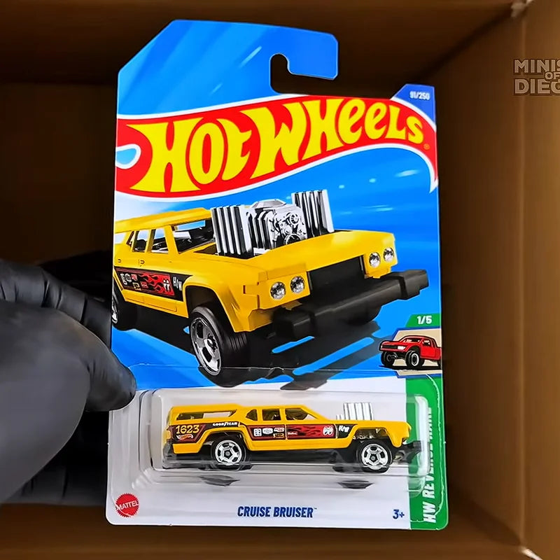 Hot Wheels 2025 Case J – Miniaturas 1:64 Ferrari SF90, Mercedes-AMG, Renault F1 e Mustang – Coleção Diecast C4982