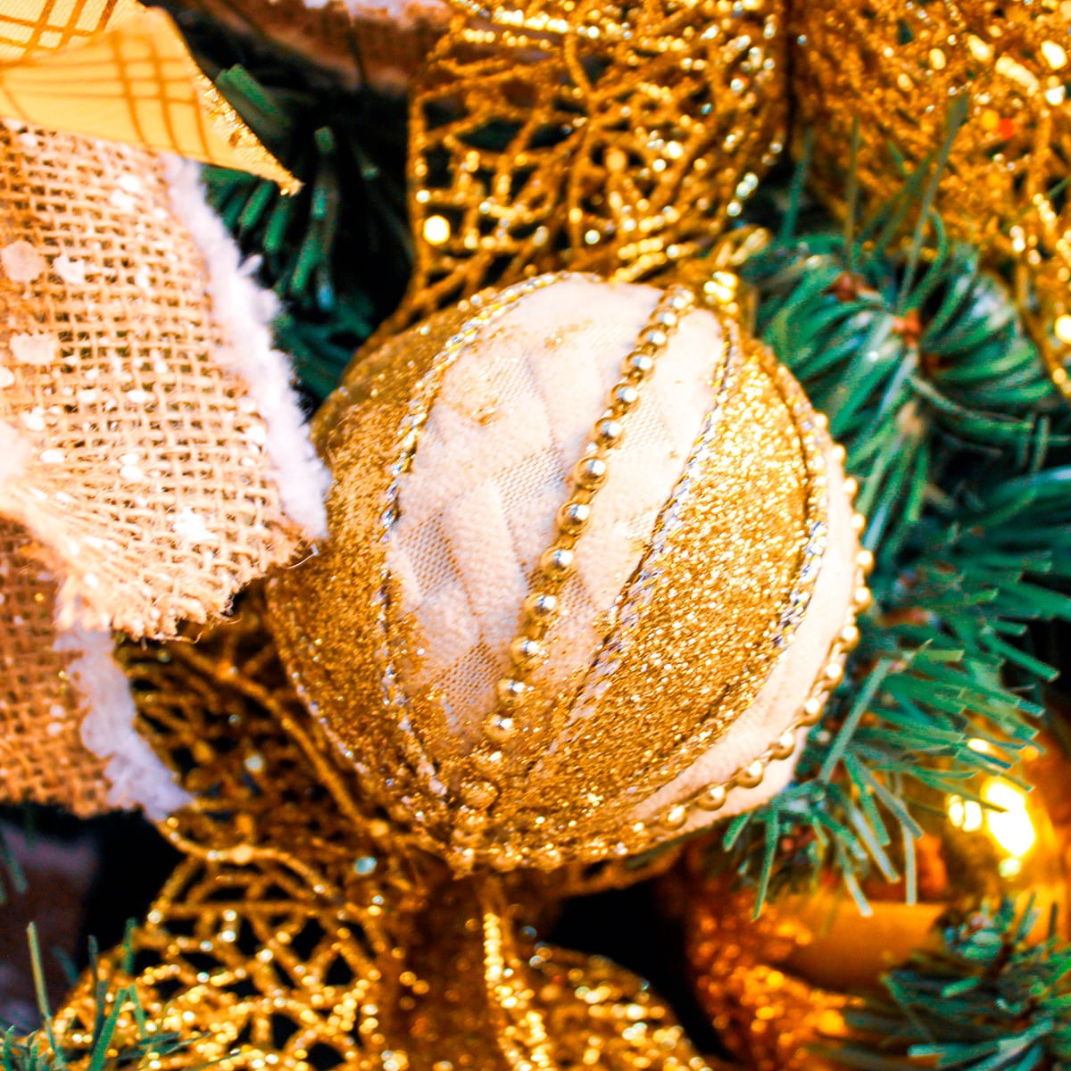 Kit Decoração Árvore de Natal Dourada 150cm Merita – Elegância e Sofisticação em Cada Detalhe