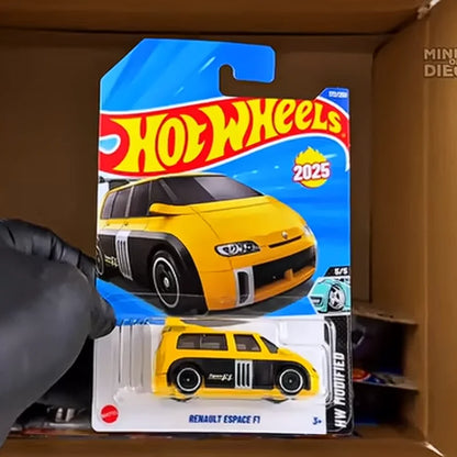 Hot Wheels 2025 Case J – Miniaturas 1:64 Ferrari SF90, Mercedes-AMG, Renault F1 e Mustang – Coleção Diecast C4982
