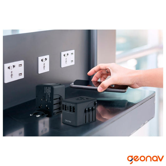 Carregador Universal Geonav com Adaptadores de Viagem – 4 USB + 1 USB-C, Preto